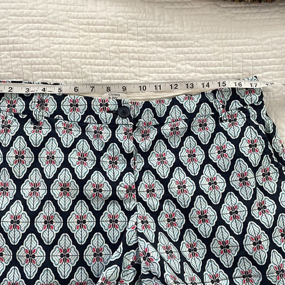 Crown & Ivy Navy Patterned Shorts 12p - Picture 3 of 6
